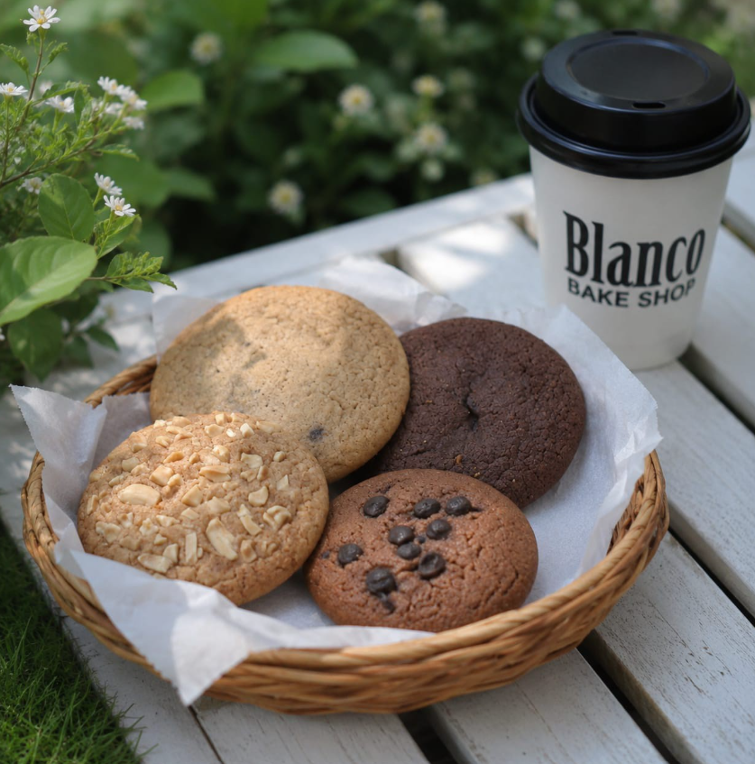 Basket of fresh cookies